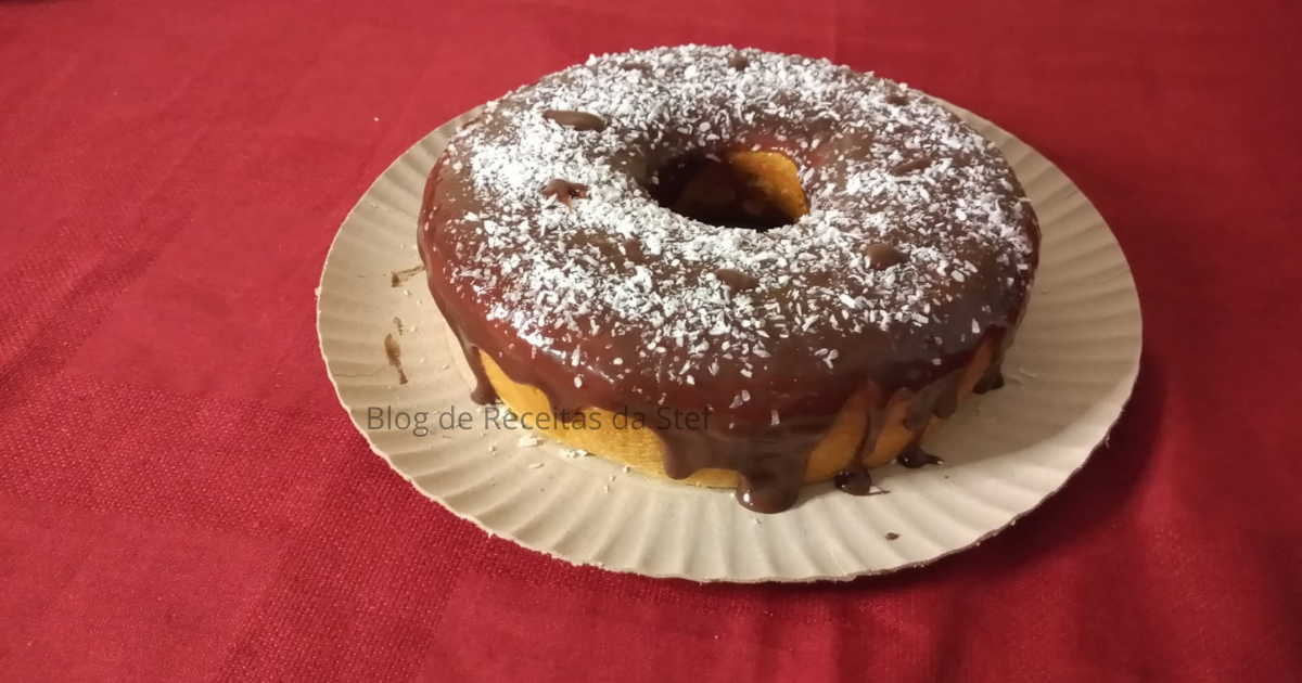 Bolo de Cenoura Com Calda de Chocolate