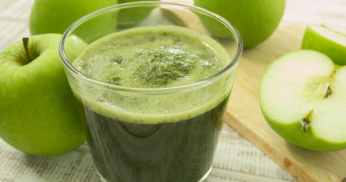 Suco Detox de maçã, pepino e couve