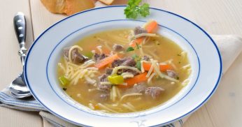 Sopa de Macarrão Com Carne