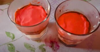 Creme de morango e abacaxi com apenas 2 ingredientes, fica pronto em minutos, depois é só gelar, veja!