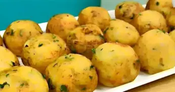 Bolinho de batata com frango