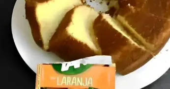 Bolo de laranja com suco Tang