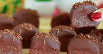 Biscoito gelado de chocolate