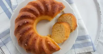 Receita de Bolo de Limão com Calda Açucarada