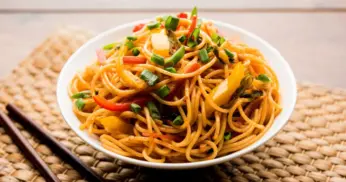 Receita de Macarrão Schezwan