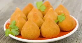 Receita de Mini Coxinhas de Frango
