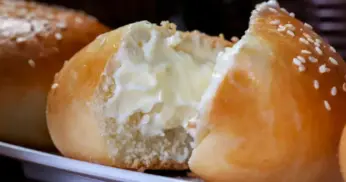 Pão de Batata Doce Recheado com Cream Cheese