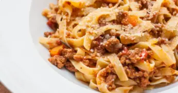 Receita de Ragu à Bolonhesa com Tagliatelle