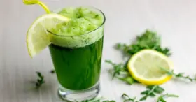 Receita de Suco Detox com Espinafre e Manga