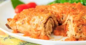 Receita de Panqueca de Queijo com Molho Picante