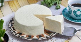 Aprenda a Fazer Queijo Caseiro Com Apenas 3 Ingredientes