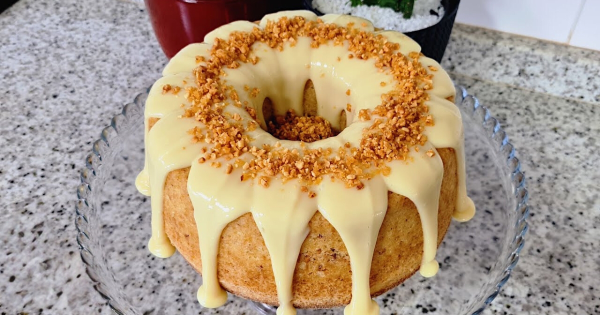 Delicioso Bolo de Amendoim com uma Cobertura Crocante