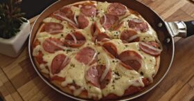 Receita de Pizza de Frigideira Para Assistir Netflix Nos Dia do Namorado