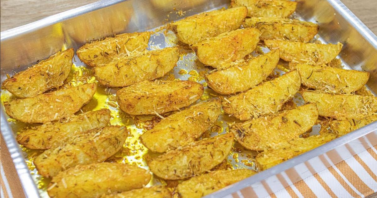 Receita de Batatas Rústicas Assadas e Crocantes