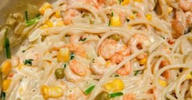 Venha Fazer Uma Macarronada de Camarão Super Cremosa Para Seu Jantar Romântico
