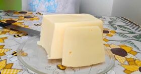 Mussarela Caseira: Surpreenda-se com Essa Receita Fácil!