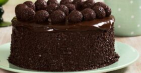 Bolo de Aniversário Vegano