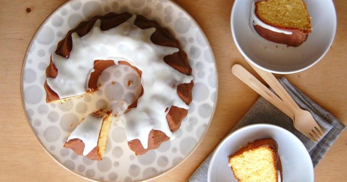 Bolo de Fubá com Laranja e Coco Ralado