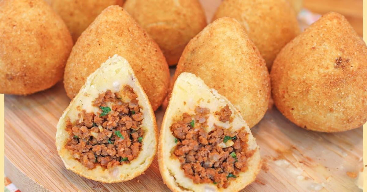 Delícia Dourada Coxinha de Mandioca com Carne Moída Sem Cozinhar a Massa!