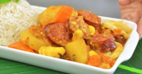 Ensopado de Linguiça Blumenau com Batata: Prato Saboroso e Prático!