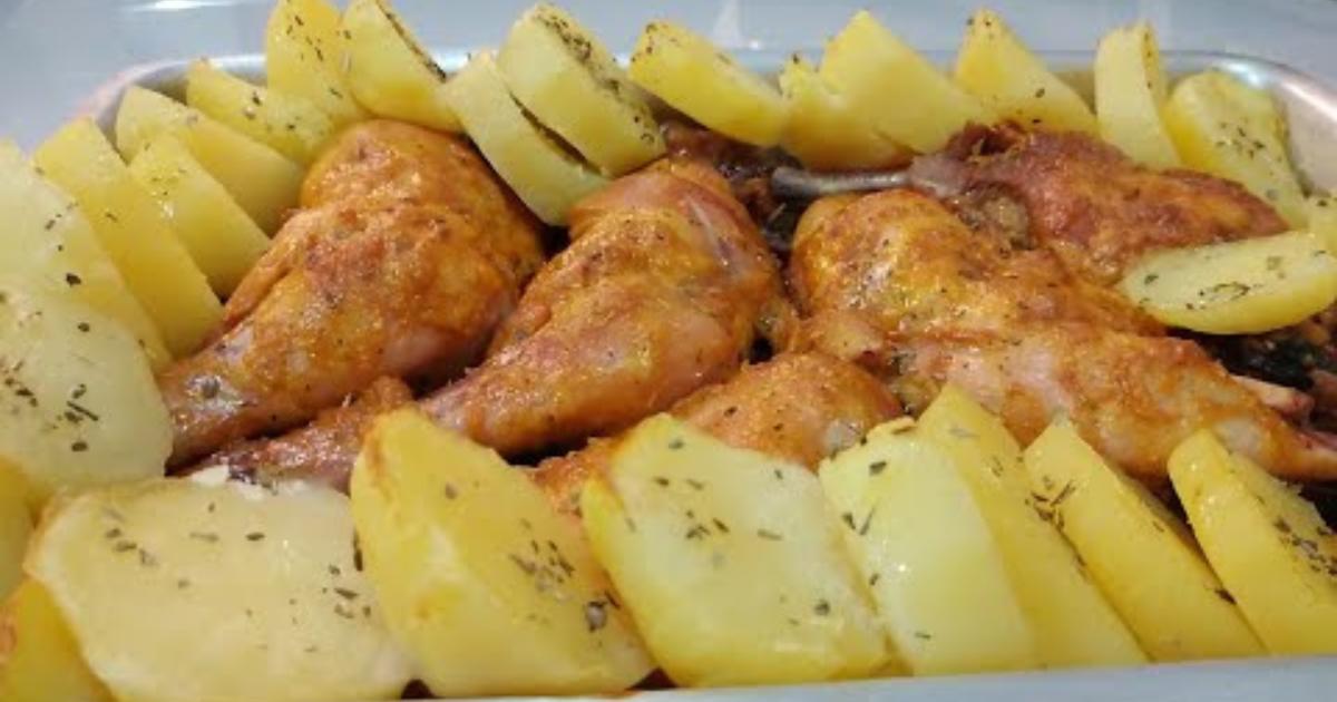 Frango Assado com Batatas Receita Rápida e Saborosa para um Jantar Delicioso