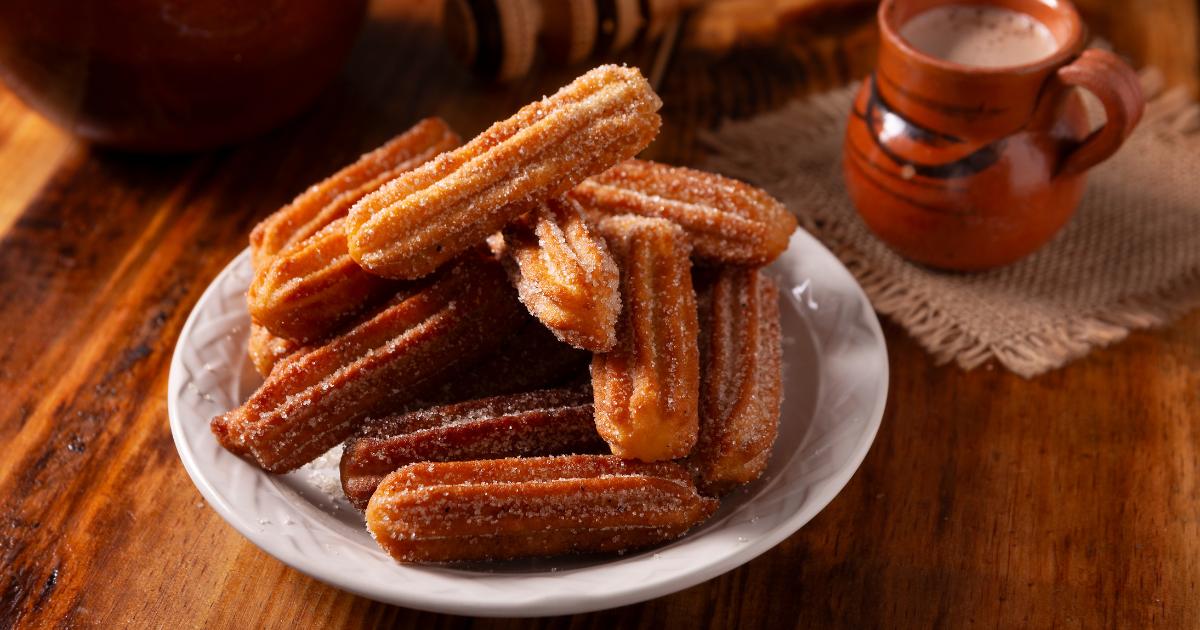 Pequenos Prazeres Mini Churros Caseiros com Doce de Leite