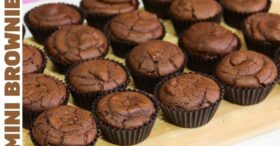 Receitinha de Mini Brownie que já Sai Recheado Forno