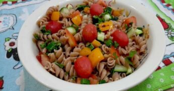 Salada de Macarrão com Vegetais