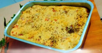 Torta Cremosa de Calabresa e Queijo Derretido