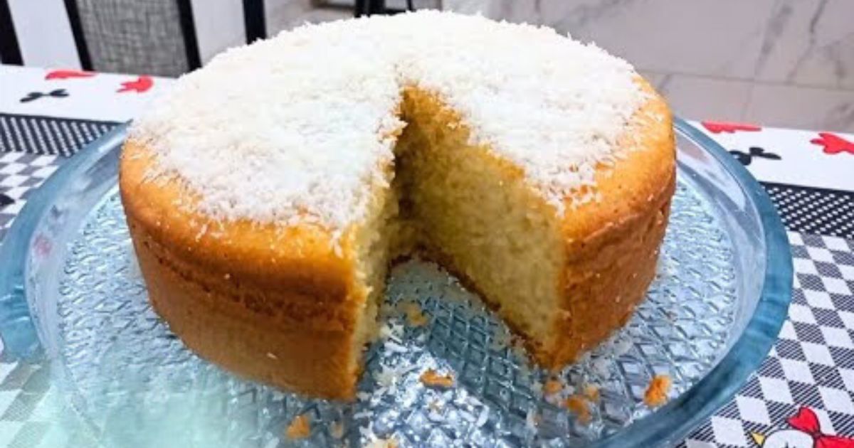 Bolo de Coco Simples e Fácil e Super Fofinho