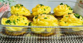 Delícia Irresistível: Filé Mignon Suíno ao Molho de Cogumelos com Purê Cremoso