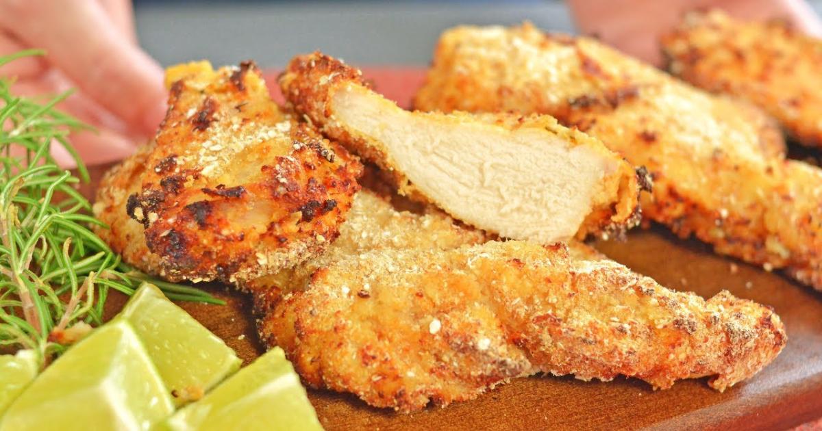 Frango Empanado Sem Glúten na Airfryer Crocante e Perfeito com Iogurte e Farelo de Quinoa!