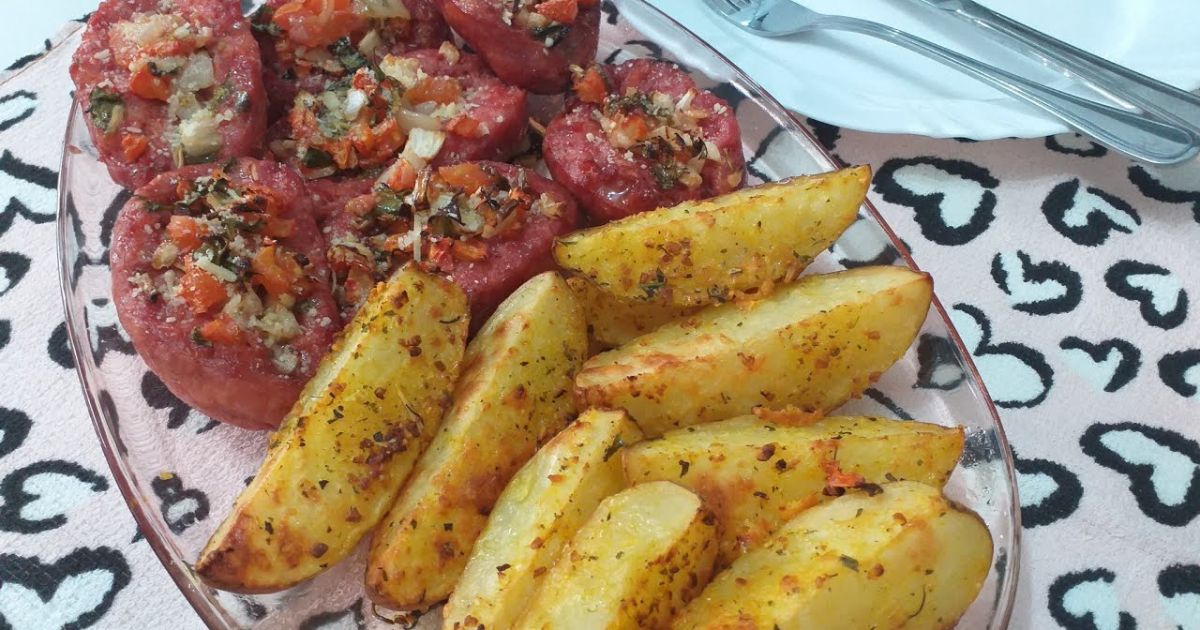 Linguiça Recheada com Batata Assada A Receita Simples e Irresistível para um Almoço Perfeito