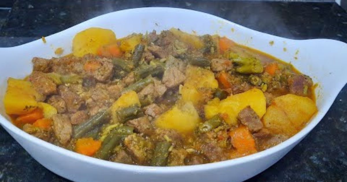 Picadinho de Carne ao Estilo Caseiro A Receita de Conforto com Brócolis e Batatas