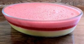 Sobremesa dos Sonhos: Espuma Cremosa de Gelatina e Leite Condensado em Menos de 7 Reais