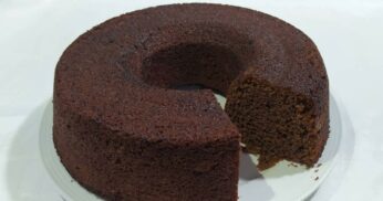 Sobremesa Deliciosa: Bolo de Chocolate com Leite de Coco, Perfeito Para um Lanchinho ou Café da Manhã!