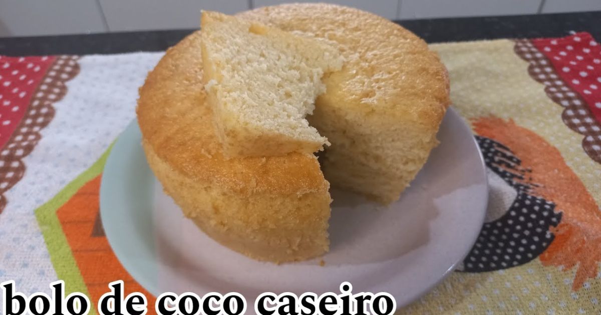 Bolo de Coco Caseiro Fofinho e Fácil de Fazer