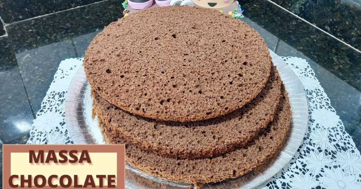 Massa de Bolo de Chocolate Fácil e Sem Óleo