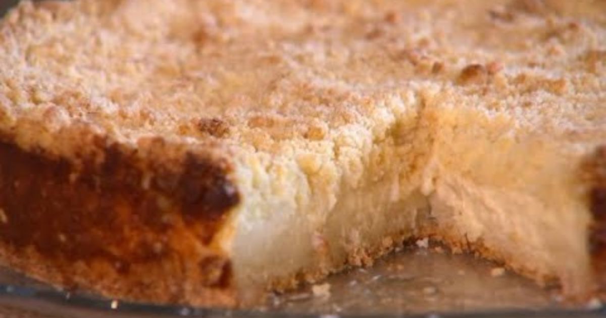 Torta Crocante de Família Camadas de Sabor com Recheio Cremoso e Farofa Perfeita