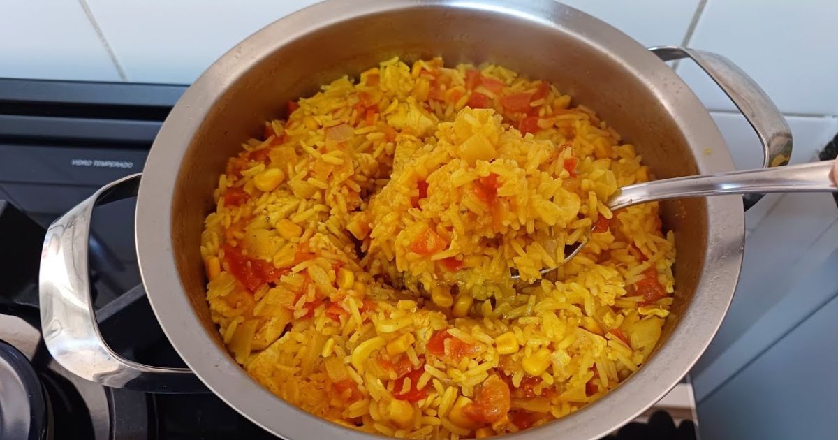 Arroz com Frango Fácil em Uma Panela Só