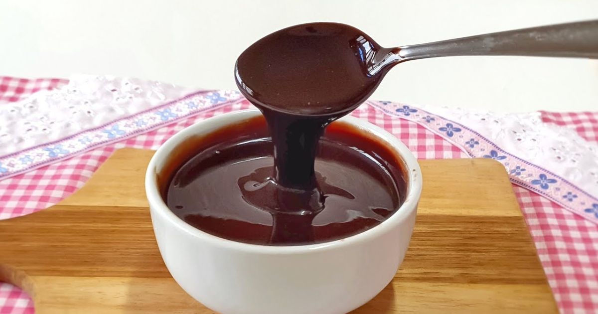 Calda de Chocolate Fácil com 3 Ingredientes