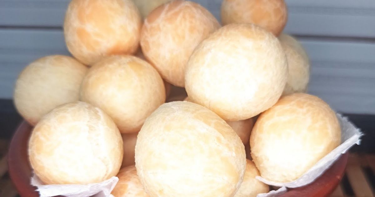 Pão de Queijo Caseiro com 3 Ingredientes Simples e Fácil