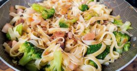 Macarrão Com Bacon e Brócolis